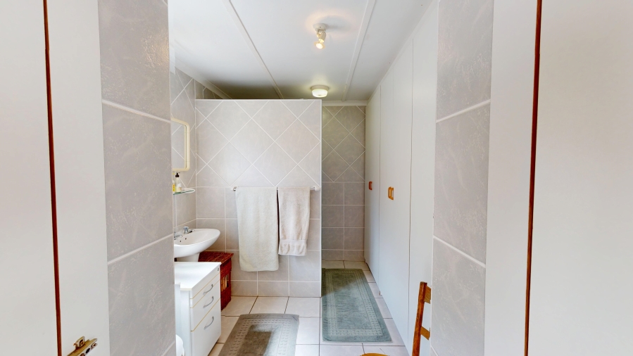 3 Bedroom Property for Sale in Palmiet Western Cape